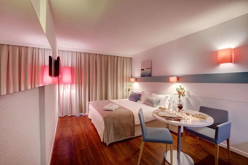 Rockypop Marseille Hotel